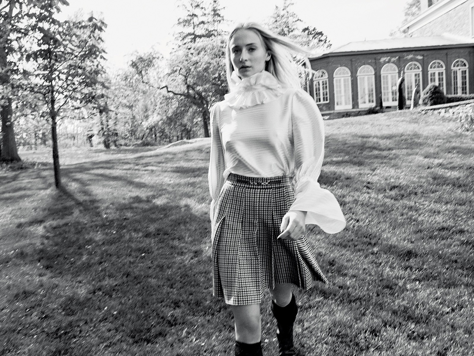 1907-VogueChina-DanielJackson-SophieTurner-AWE-06.jpg