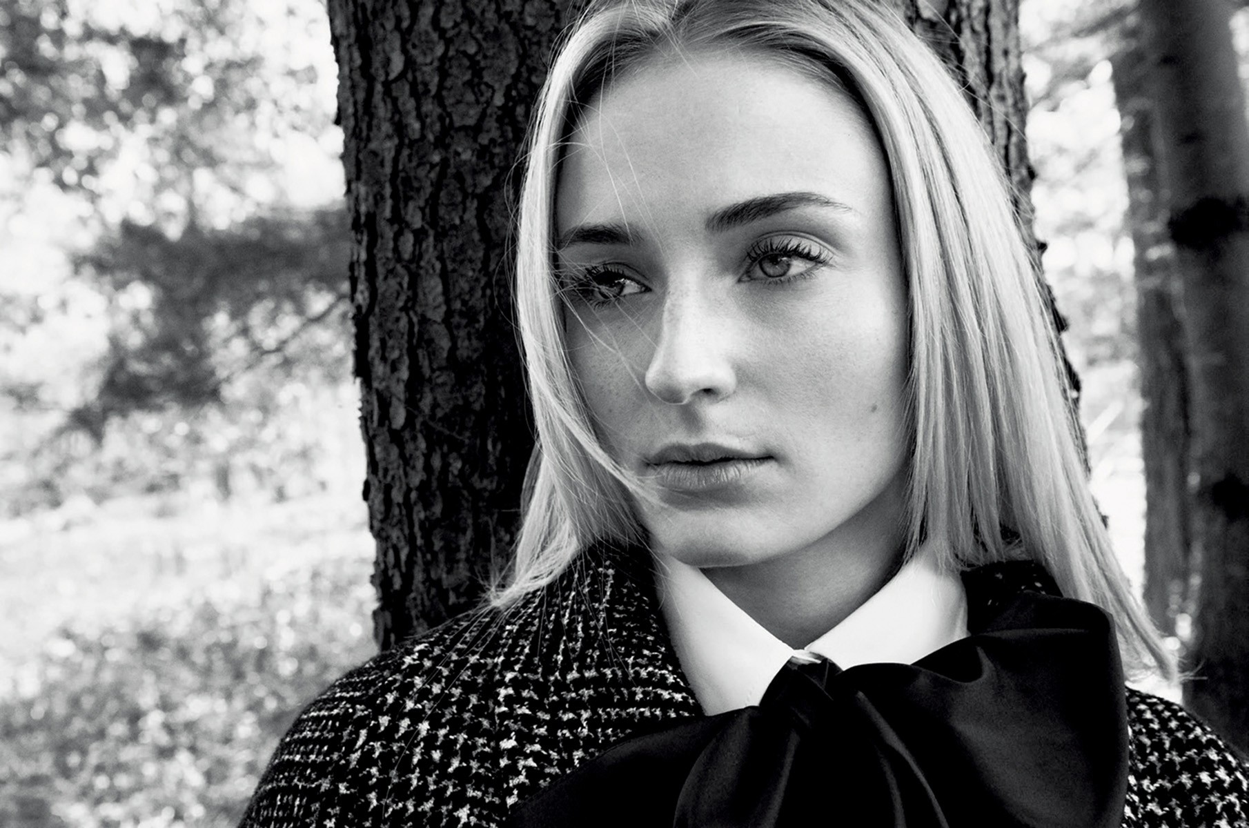 1907-VogueChina-DanielJackson-SophieTurner-AWE-08.jpg