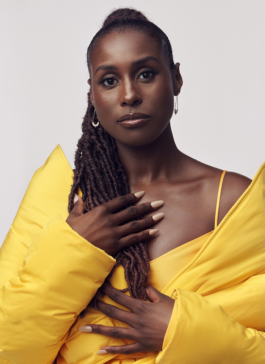 2211-ElleUS-IssaRae-CassBird-AWE-Singles-03.jpg