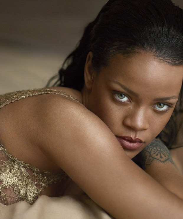 Rihanna-Vogue-US-Mert-Marcus-04.jpg